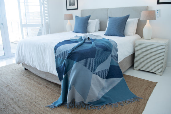 Wohndecke Bella Vita Angular Navy - Overcast Sky